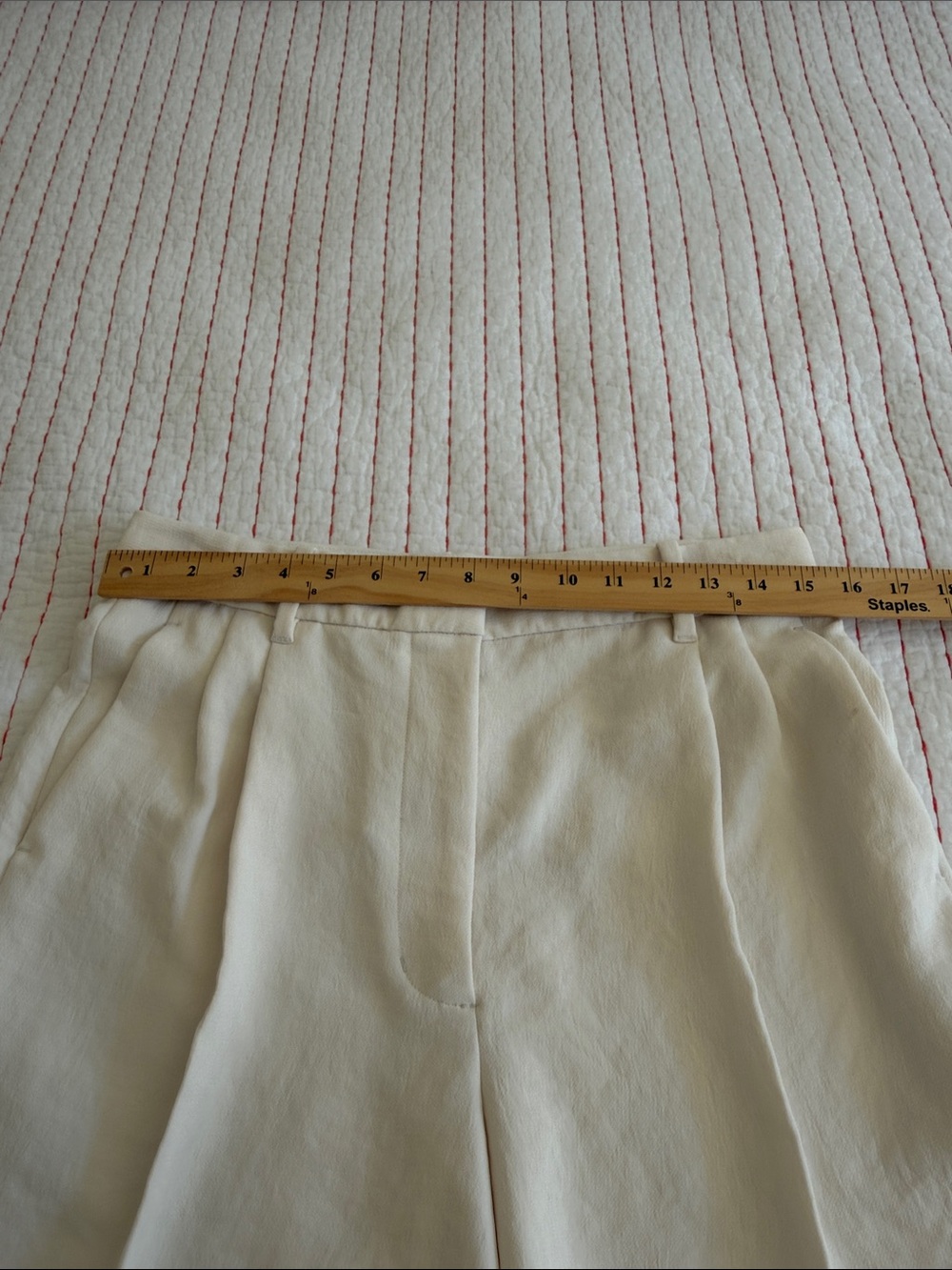 Aritzia Wilfred Effortless 5" Short sz 10 gently used - Picture 6 of 12